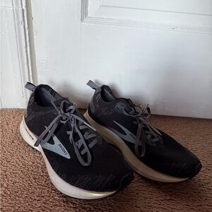 Women’s Brooks Levitate 4